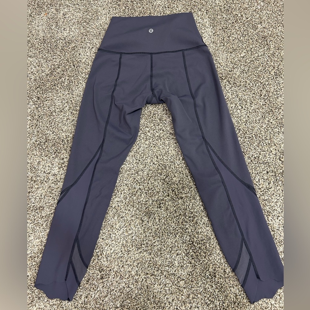 Lululemon Wonder Under Purplish Gray High-Waisted Capris Activewear.